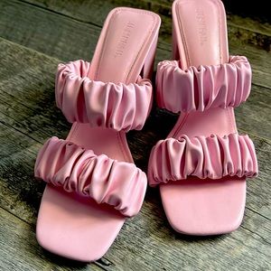 SOLDOUT pink heel sandals -sz 8